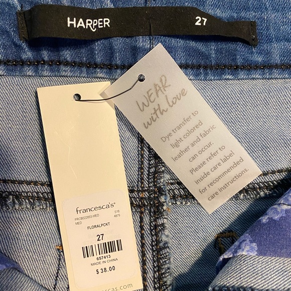 Francesca’s Mid Rise Destructed 3” Short - Picture 4 of 5